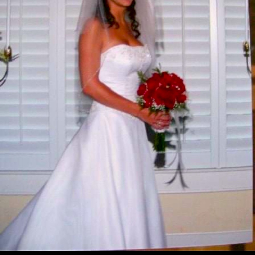 Beaded wedding gown size 4